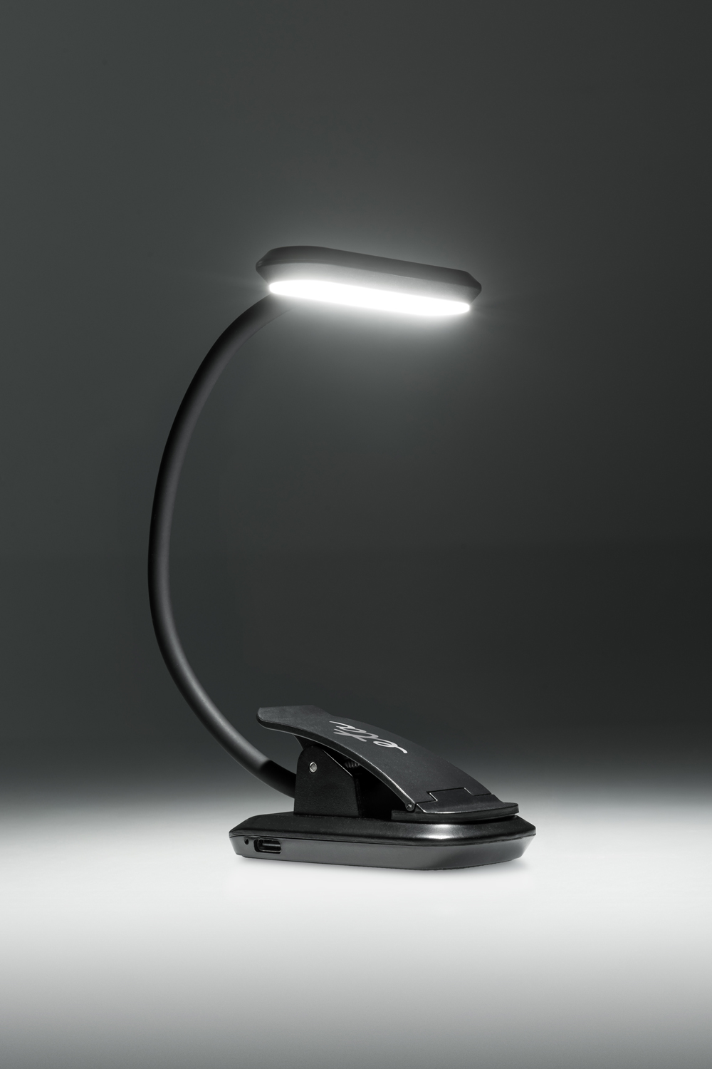 Світлодіодна настільна акумуляторна лампа ETA 089490000 з затискачем