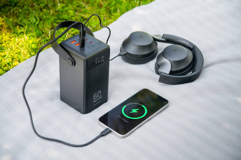 УМБ GoGEN Powerbank 60000 mAh , PD 100 W (GOGPB600002B)